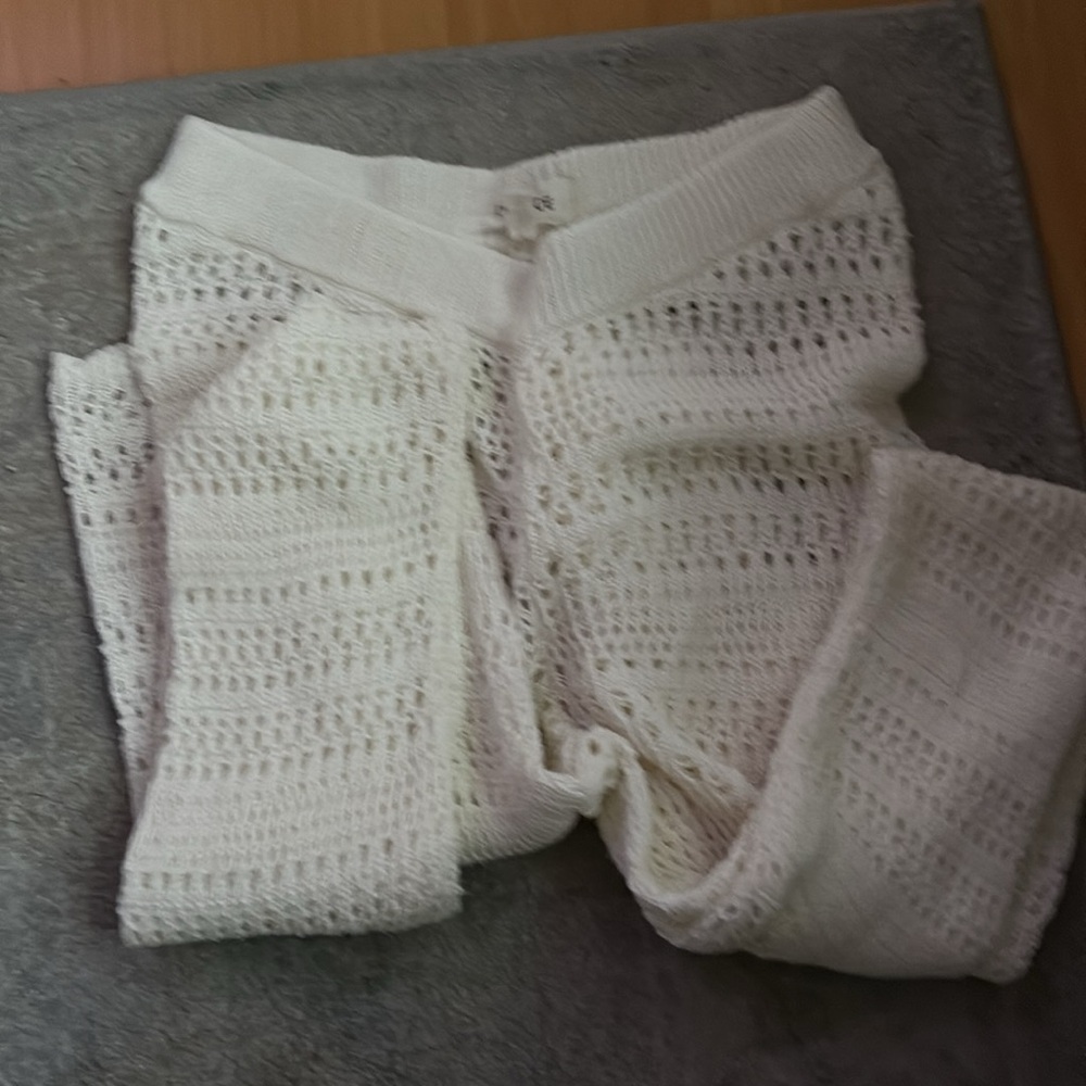 LSPACE Golden Hour Pant in Cream
NWOT size small retail $165 - Picture 6 of 6